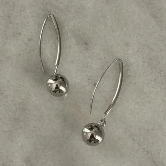 COPY - Sterling Silver Hook Dangle Ball Hoop Earrings
Brand New - Picture 1 of 4
